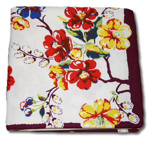 Blossoms table cloth with delicate floral pattern
